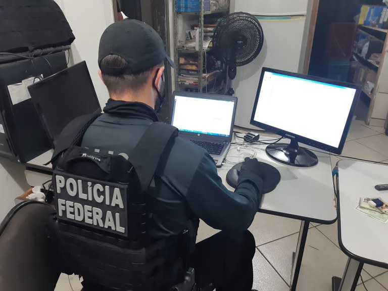 Polícia Federal cumpre mandados de busca e apreensão contra crimes de ódio na internet …