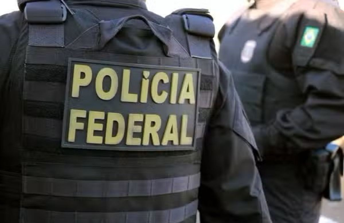 PF cumpre mandados contra homem investigado por crimes de ódio na internet em Unaí