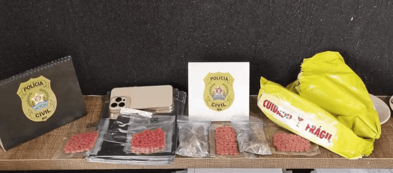 Dois homens são presos em Unaí após interceptação de drogas sintéticas enviadas pelos Correios